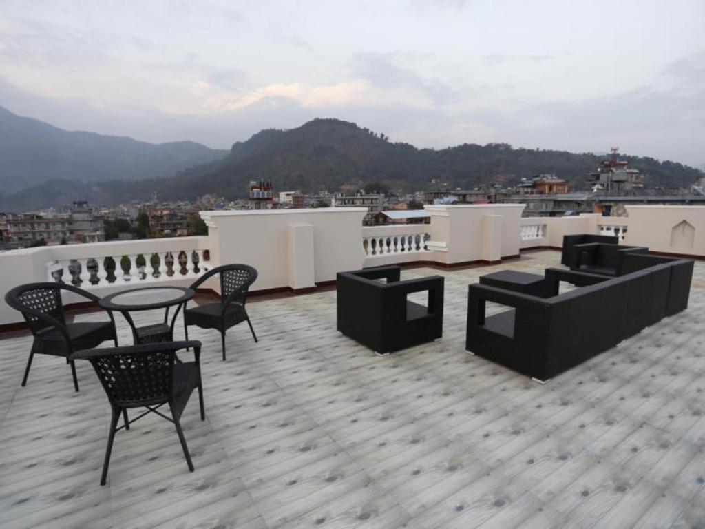 Da Yatra Courtyard Hotel & Resort Pokhara Exterior photo