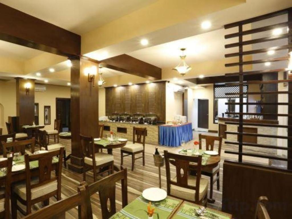 Da Yatra Courtyard Hotel & Resort Pokhara Exterior photo