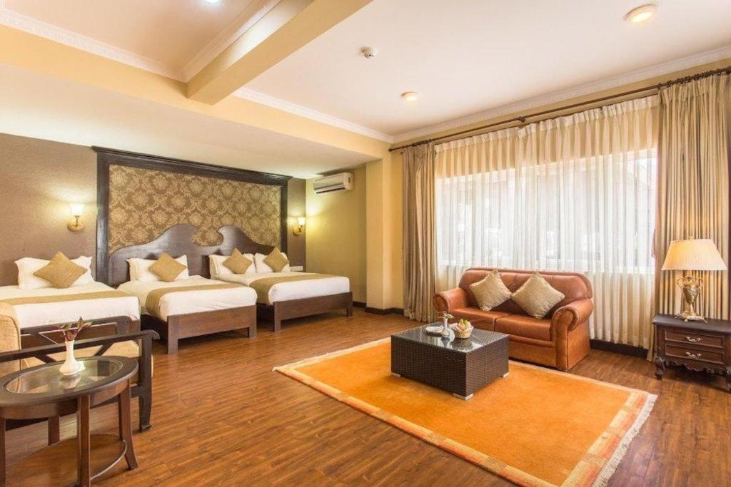 Da Yatra Courtyard Hotel & Resort Pokhara Exterior photo