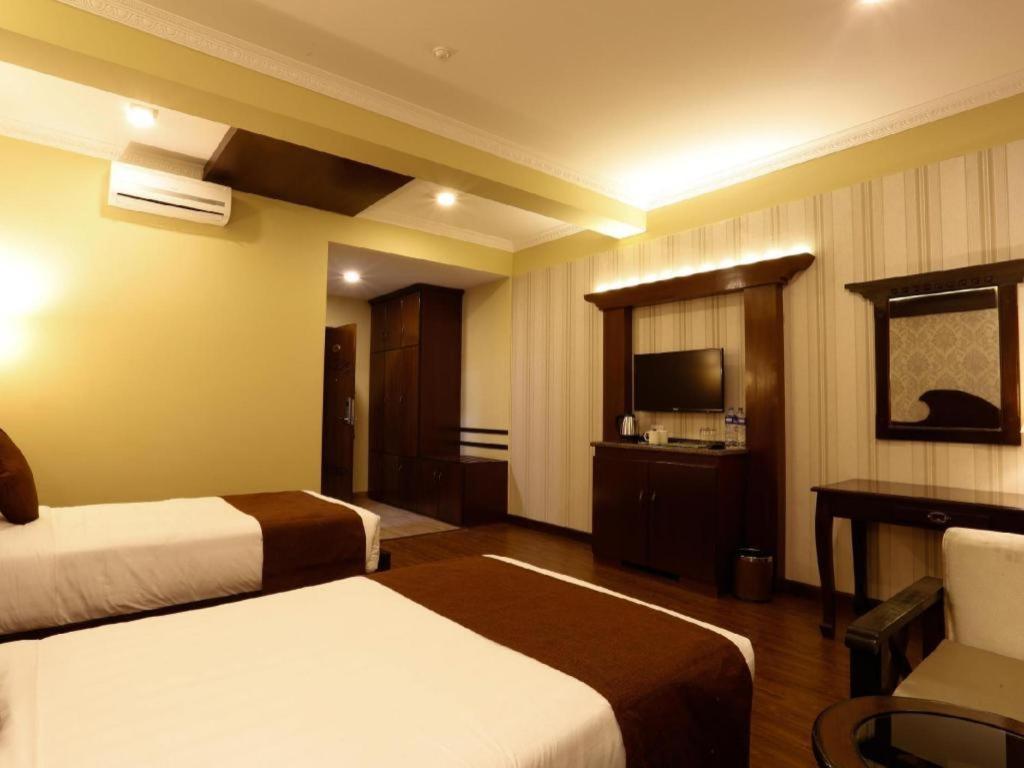 Da Yatra Courtyard Hotel & Resort Pokhara Exterior photo