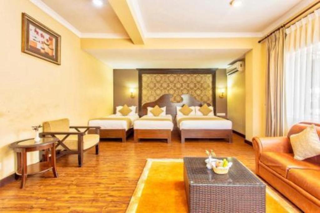 Da Yatra Courtyard Hotel & Resort Pokhara Exterior photo