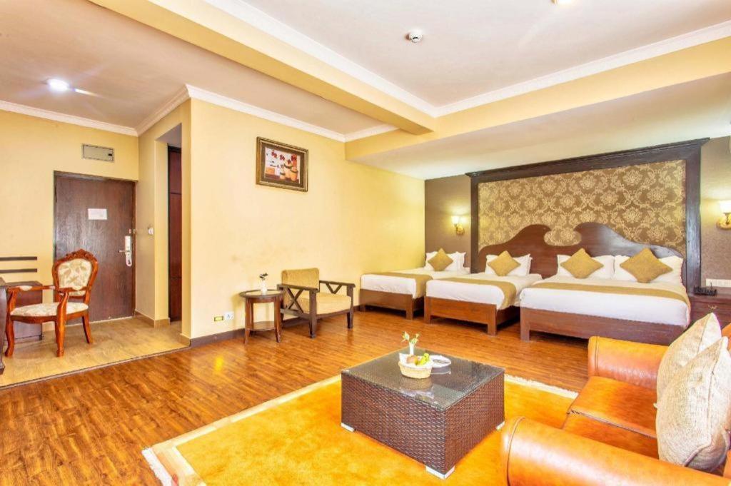 Da Yatra Courtyard Hotel & Resort Pokhara Exterior photo